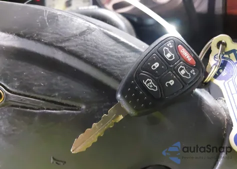 2004 Chrysler Town & Country Touring z USA, uszkodzony, nr VIN 2C4GP54L84R538842